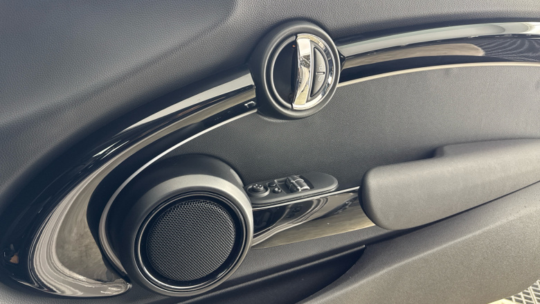 MINI Hatchback 1.5 Cooper Sport 3dr Auto Petrol Hatchback